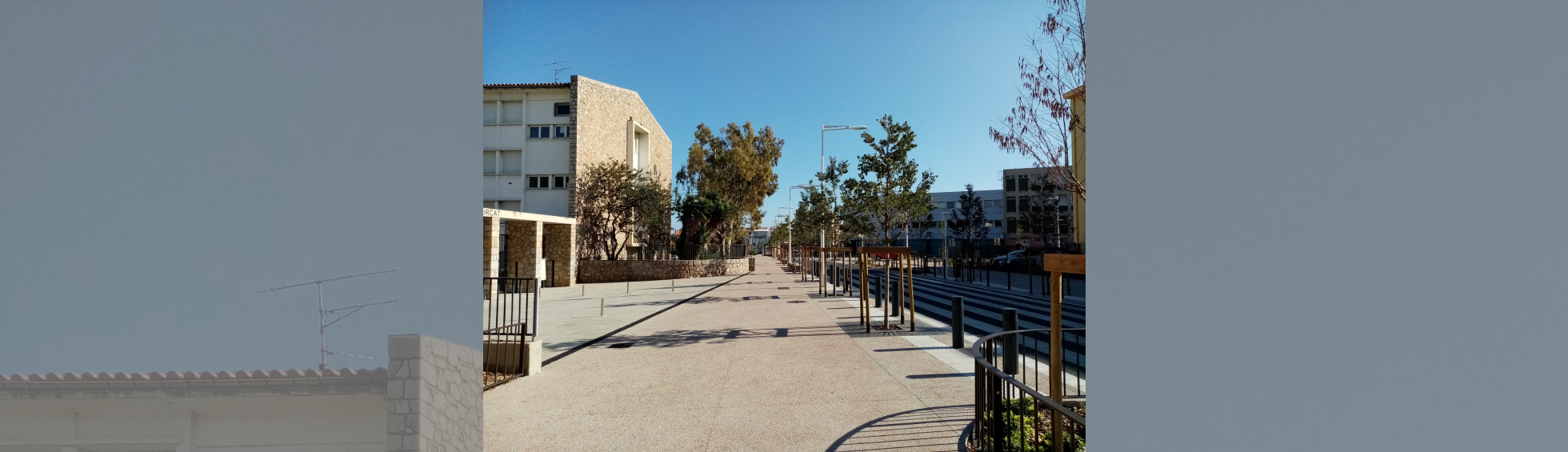 Parvis devant lycée