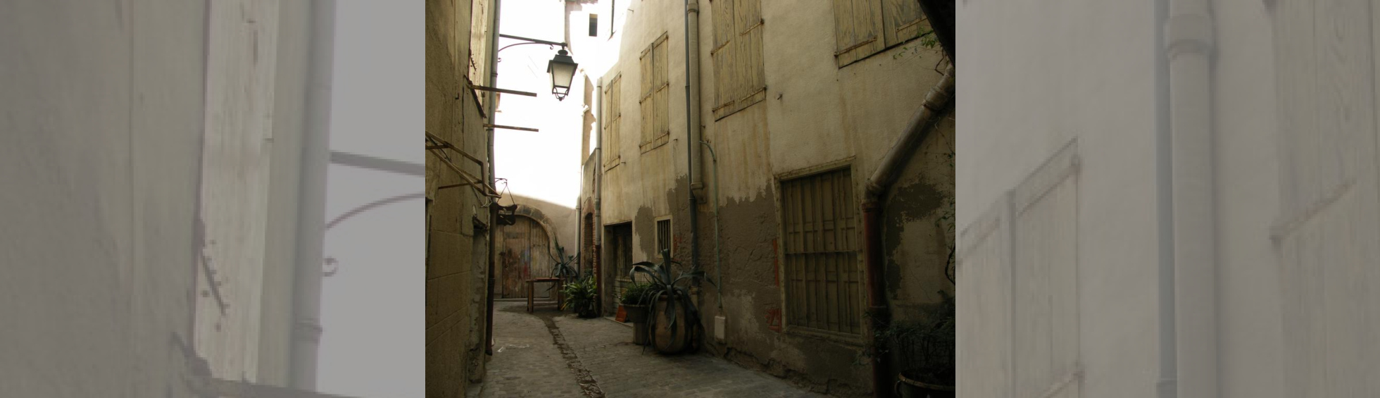 L'intérieur du coronell avec le puits commun